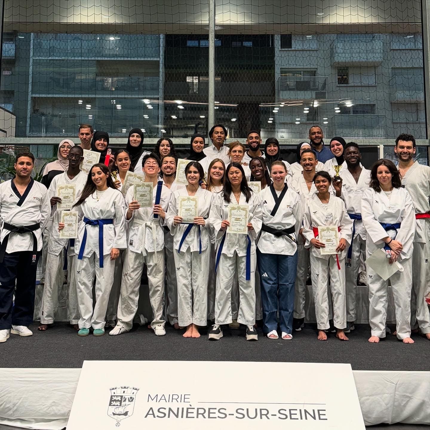 Groupe féminin en action